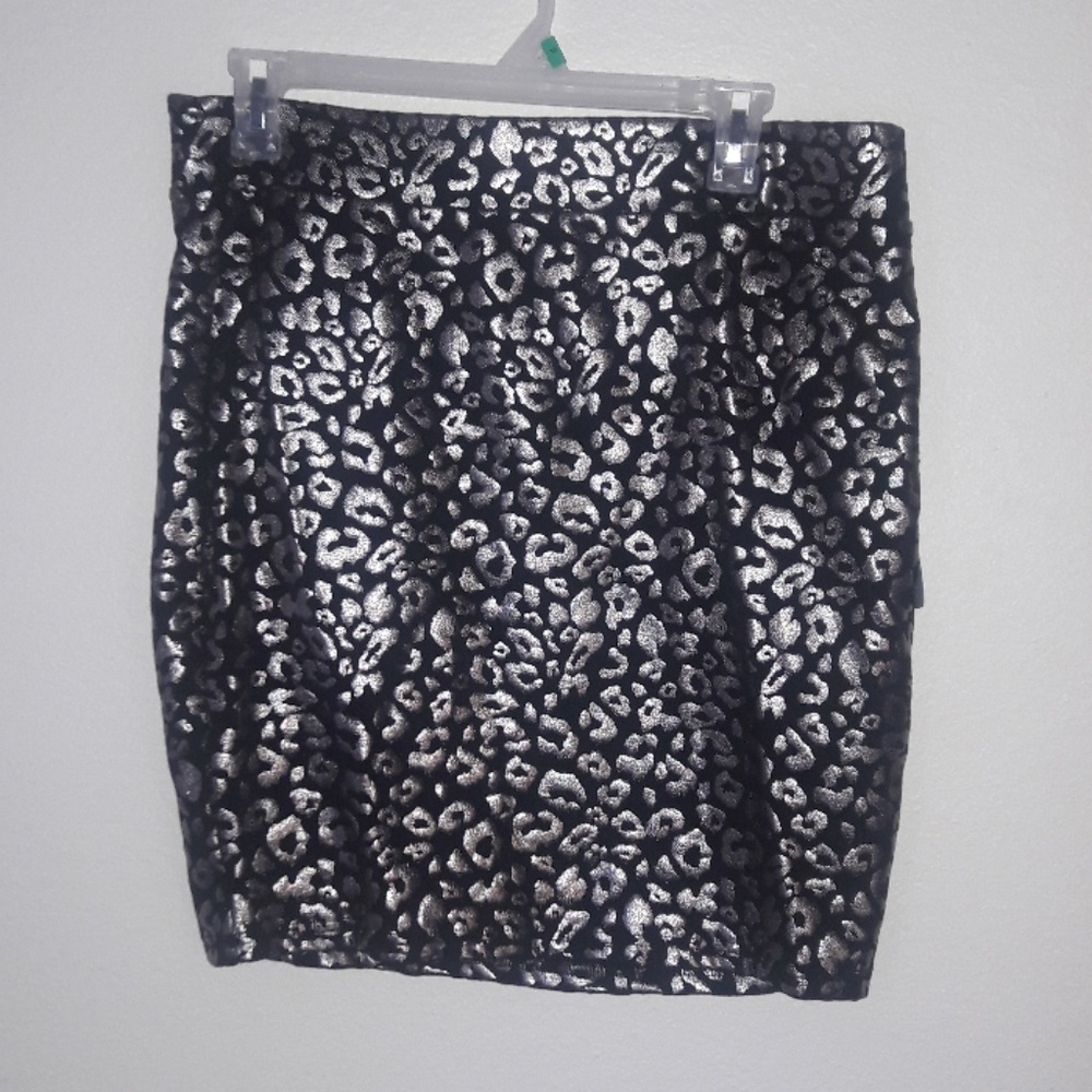 🖤Forever 21 leopard skirt NWT🖤